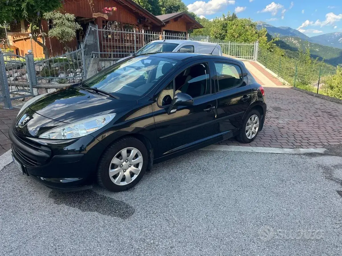 Usata Peugeot 207 75 CV (55 kW) 2007 Nero Berlina