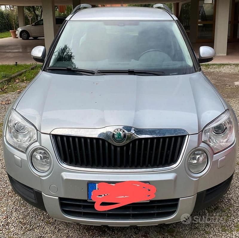 Usata Skoda Yeti 110 CV (80 kW) 2010 Grigio SUV