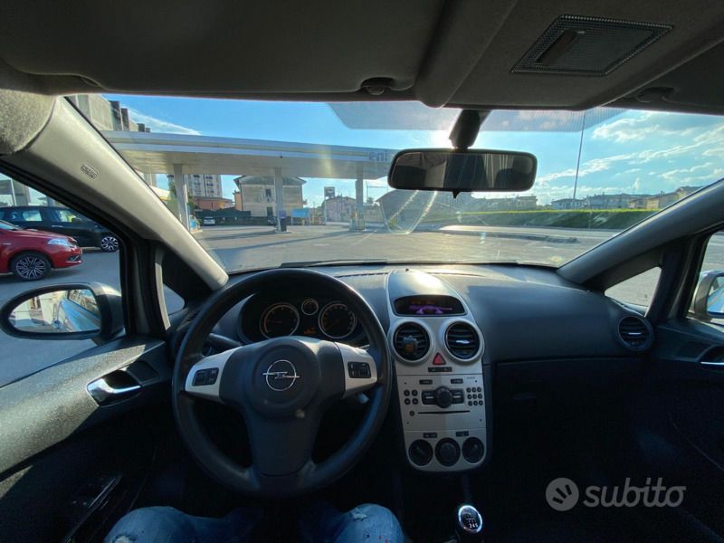 Usata Opel Corsa 75 CV (55 kW) 2010 Grigio Utilitaria