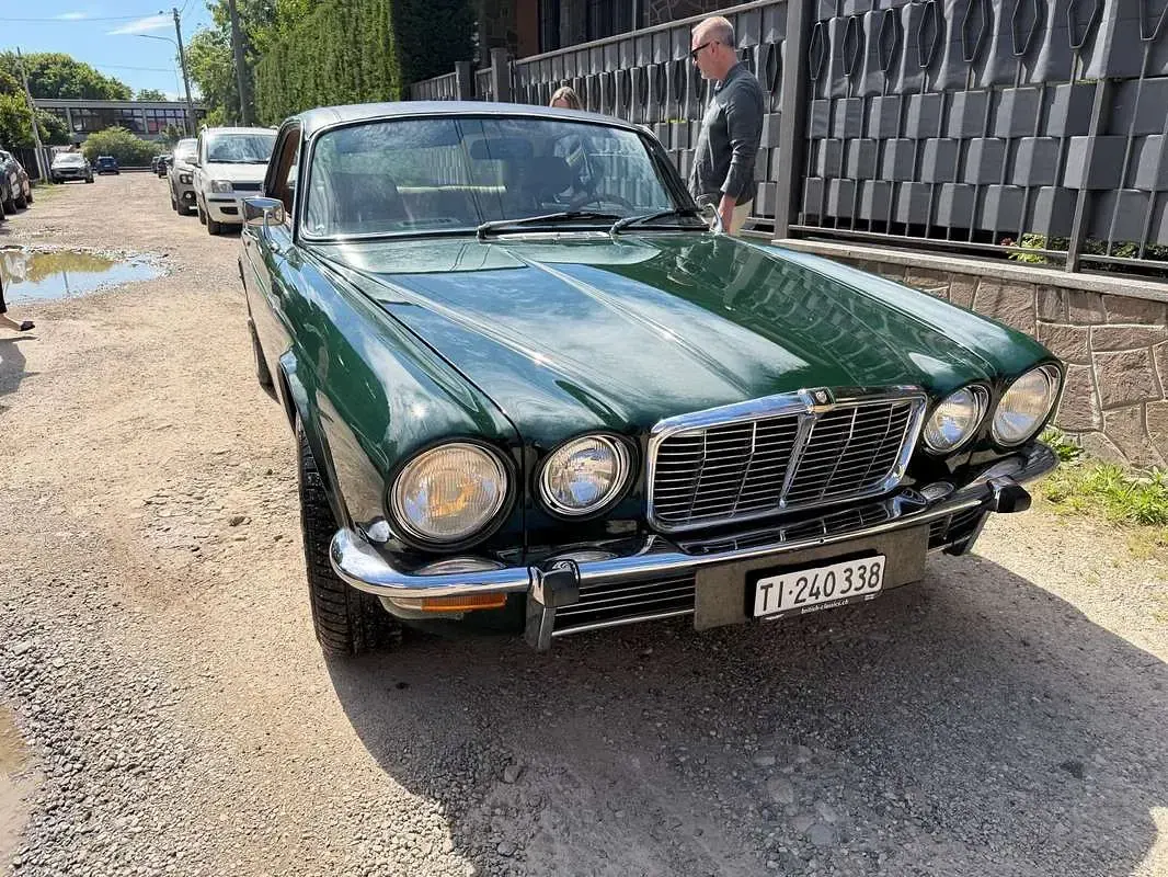 Usata Jaguar XJ6 179 CV (131 kW) 1978 Verde Berlina