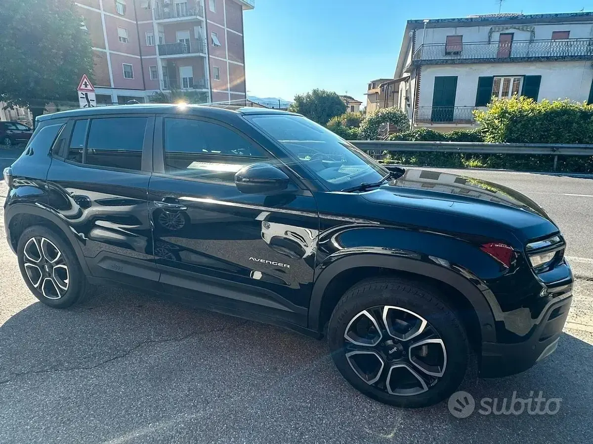 Usata Jeep Avenger Summit 101 CV (74 kW) 2023 Nero SUV