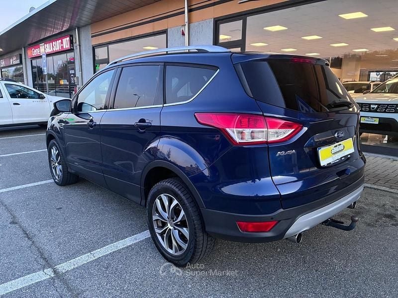 Usata Ford Kuga 140 CV (102 kW) 2014 Blu SUV