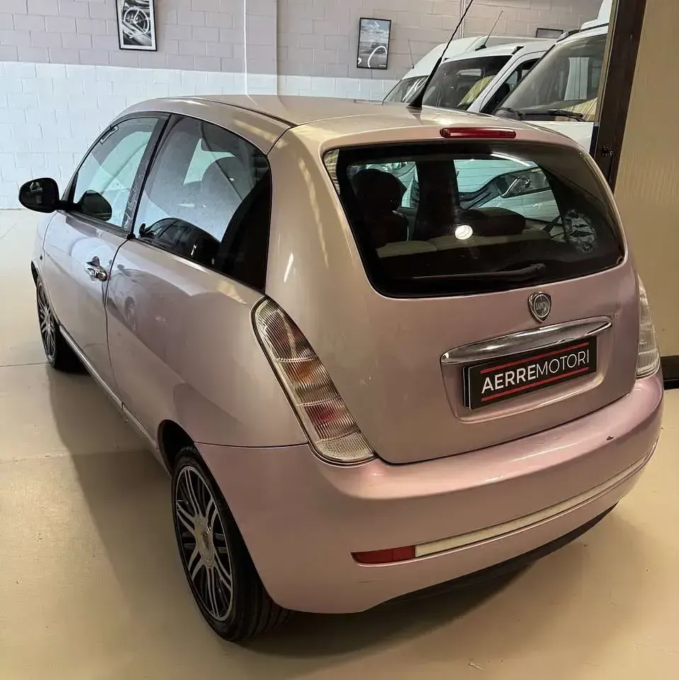 Usata Lancia Ypsilon Platinum 69 CV (50 kW) 2010 Lilla Utilitaria
