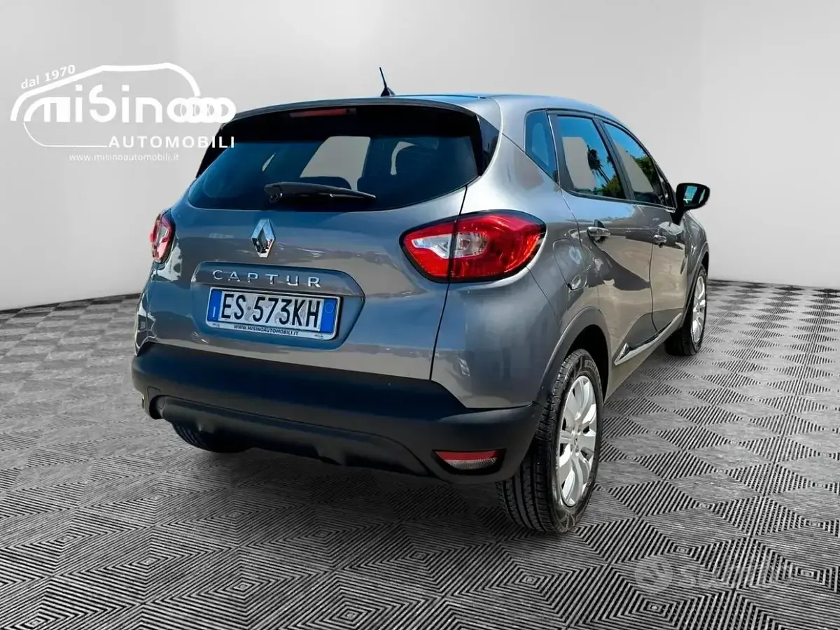 Usata Renault Captur Intens 90 CV (66 kW) 2013 Grigio SUV