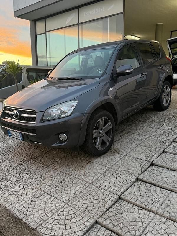 Usata Toyota RAV4 Luxury 150 CV (110 kW) 2009 Giallo SUV