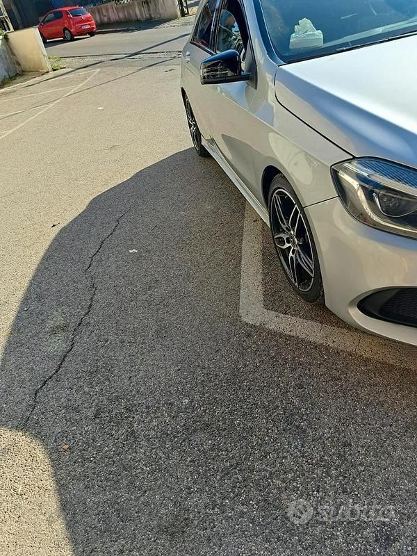 Usata Mercedes A180 116 CV (85 kW) 2018 Grigio Berlina