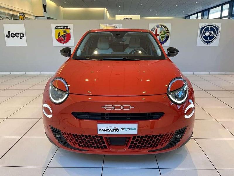 Usata Fiat 600E La Prima 61 kW (84 CV) 2024 Arancione SUV