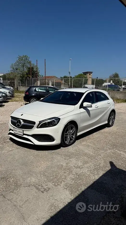 Usata Mercedes A180 Premium 109 CV (80 kW) 2017 Bianco Utilitaria