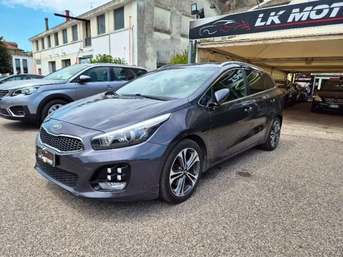 Usata Kia Ceed Sportswagon GT 110 CV (80 kW) 2018 Grigio Station wagon
