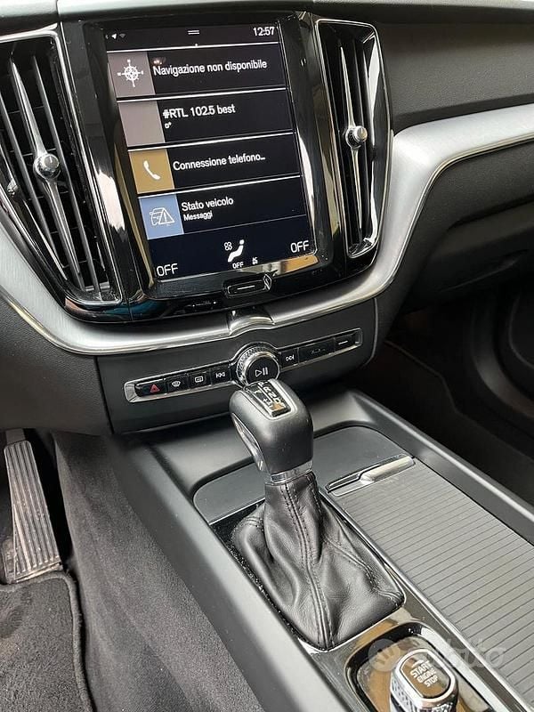 Usata Volvo XC60 Business Edition 190 CV (139 kW) 2020 Nero SUV