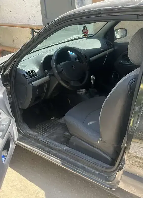 Usata Renault Clio II 58 CV (42 kW) 2004 Berlina