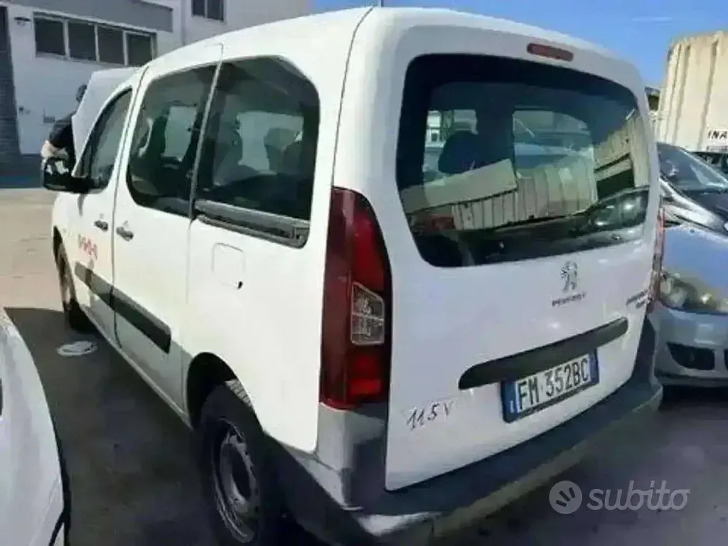 Usata Peugeot Partner Tepee 75 CV (55 kW) 2017 Bianco Monovolume