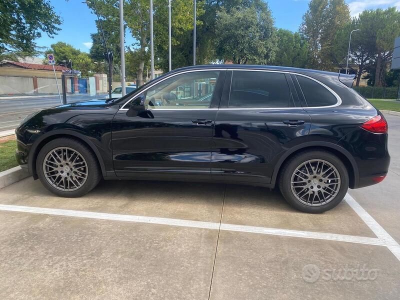 Usata Porsche Cayenne 245 CV (180 kW) 2012 Nero SUV