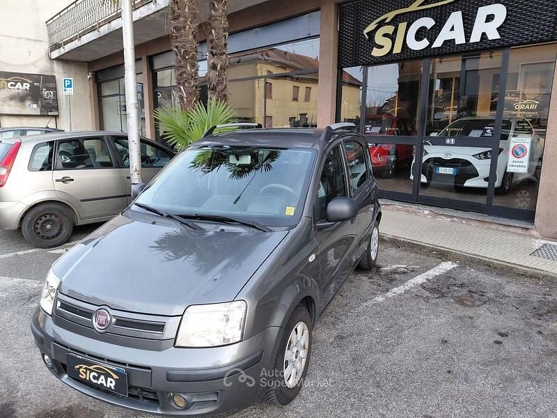 Usata Fiat Panda 69 CV (50 kW) 2011 Gray Utilitaria