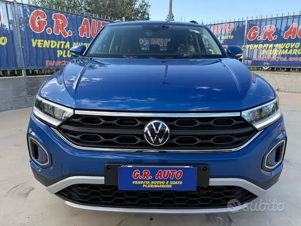 Usata VW T-Roc 150 CV (110 kW) 2023 Blu SUV