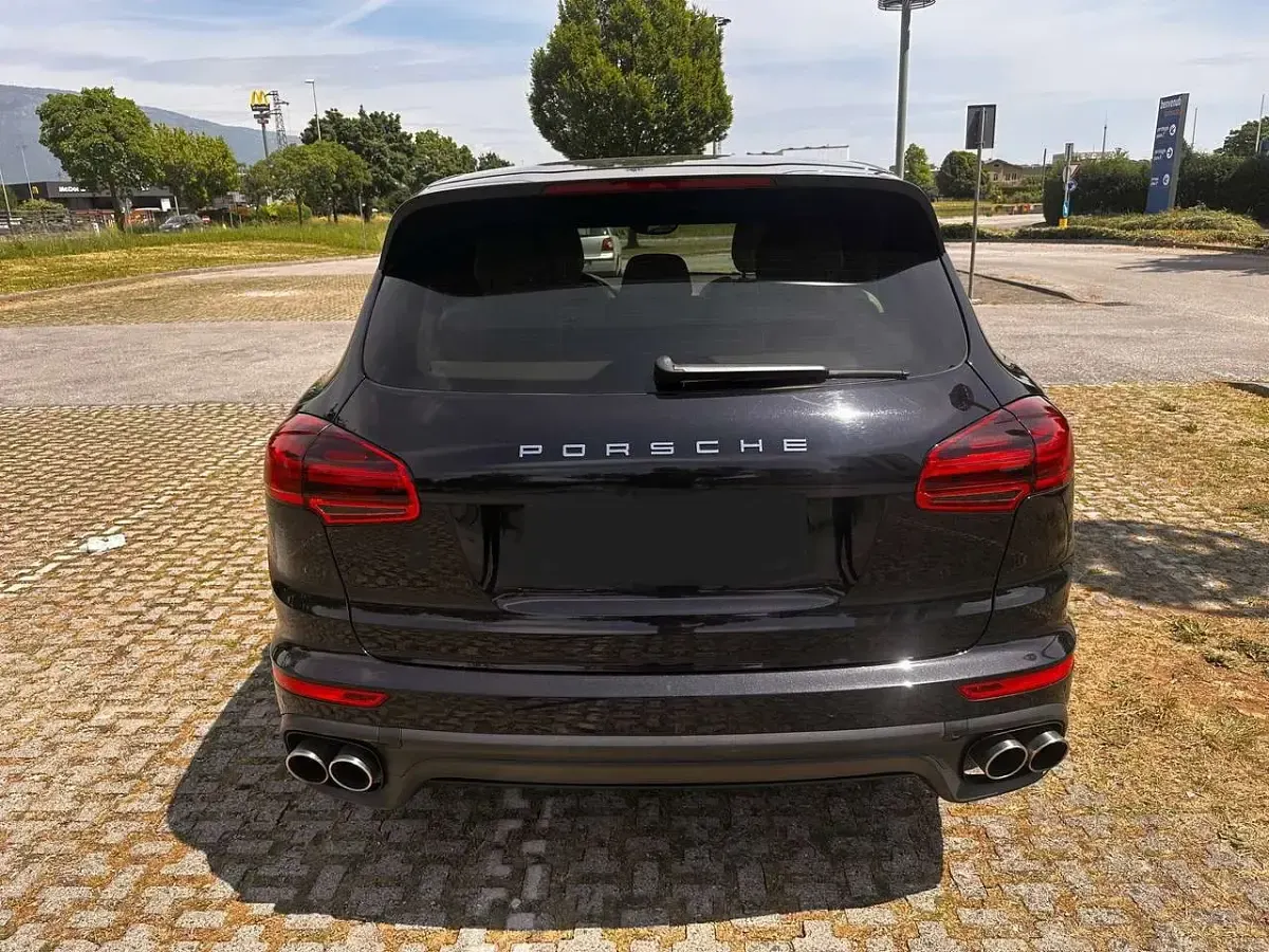 Usata Porsche Cayenne 333 CV (244 kW) 2016 Nero SUV