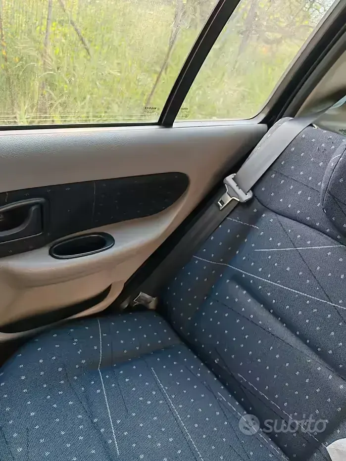 Usata Renault Clio II 58 CV (42 kW) 2003 Berlina