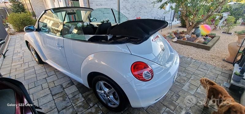 Usata VW New Beetle 105 CV (77 kW) 2010 Bianco Utilitaria