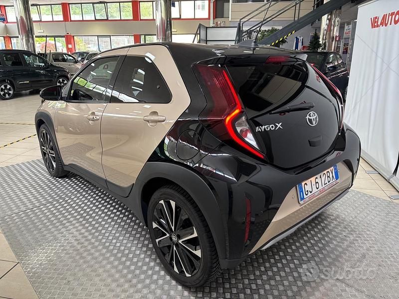 Usata Toyota Aygo X Lounge 72 CV (52 kW) 2022 Giallo SUV