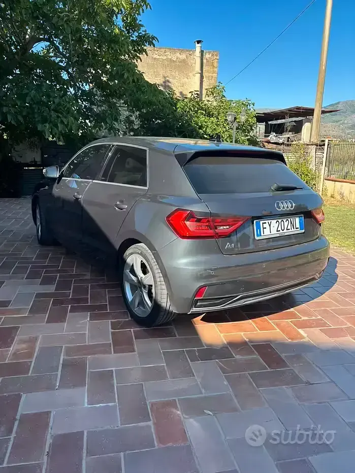 Usata Audi A1 116 CV (85 kW) 2019 Grigio SUV