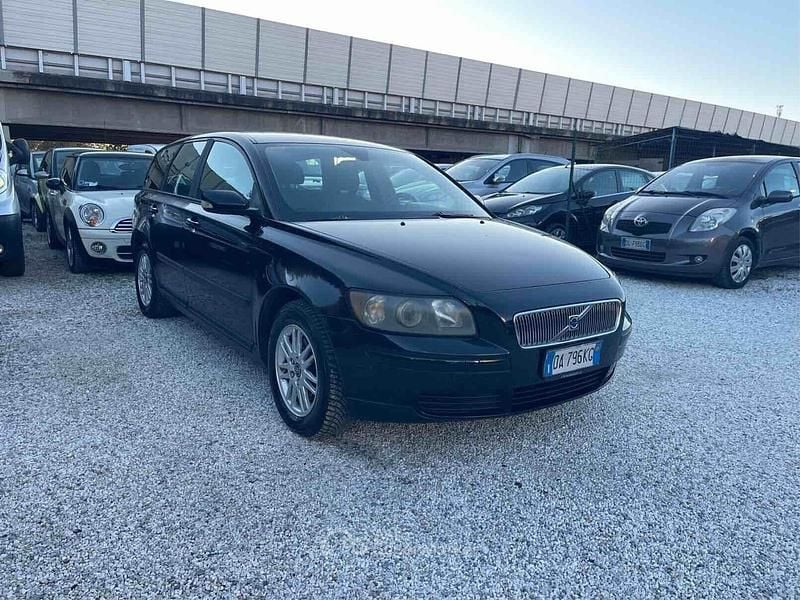 Usata Volvo V50 Summum 109 CV (80 kW) 2006 Nero Station wagon