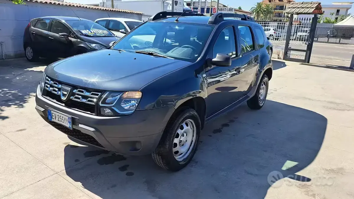 Usata Dacia Duster Ambiance 101 CV (74 kW) 2014 Grigio SUV