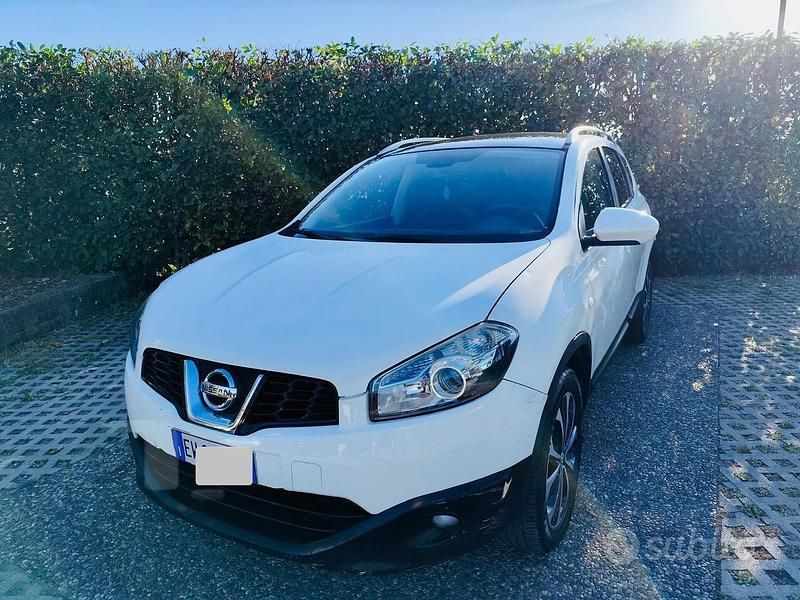 Blu Usata 2014 Nissan Qashqai +2 Acenta SUV | 4990 € (Ottimo prezzo) - Immagine 1/4