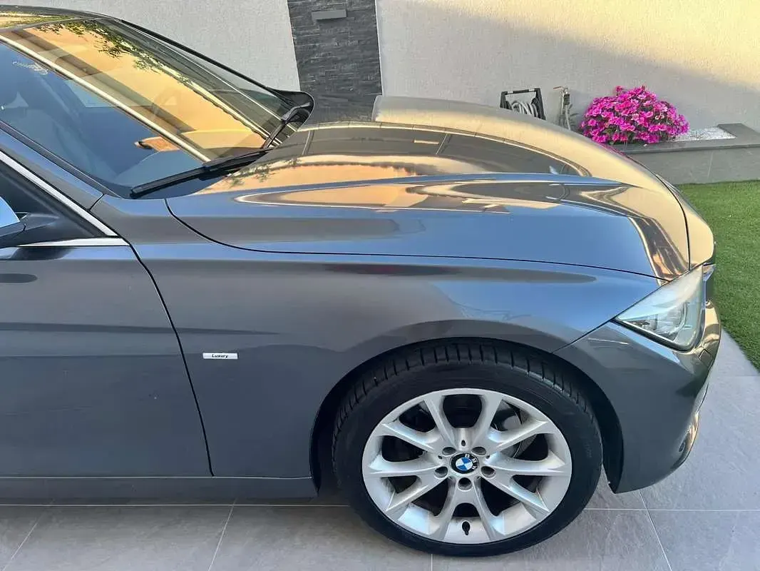 Usata BMW 320 Luxury Line 184 CV (135 kW) 2012 Grigio Berlina