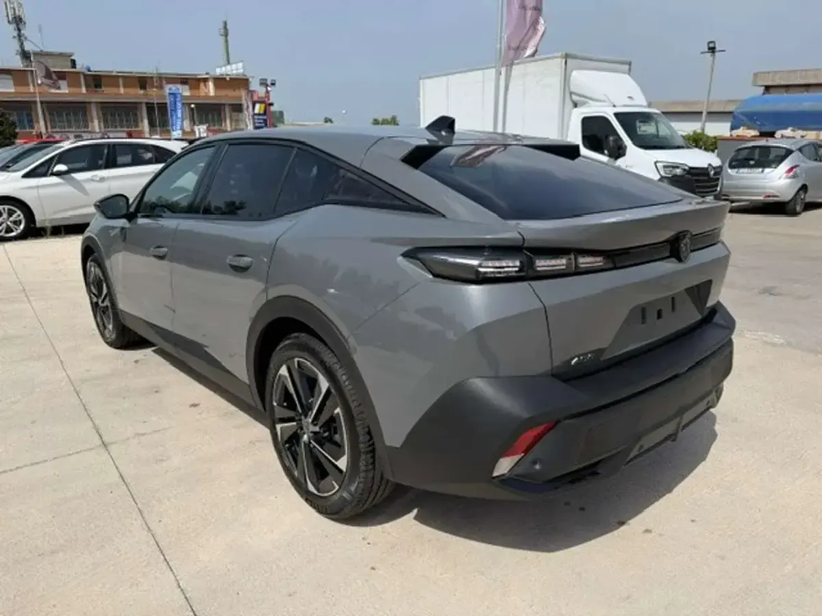 Usata Peugeot 408 Allure 136 CV (100 kW) 2025 Grigio SUV