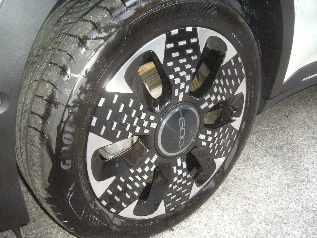 Usata Fiat 600 La Prima 101 CV (74 kW) 2025 Bianco SUV