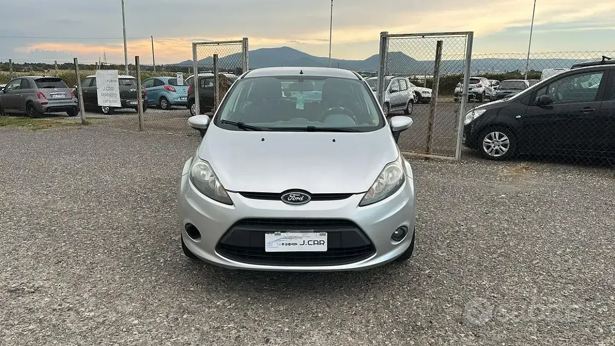 Usata Ford Fiesta Titanium 82 CV (60 kW) 2011 Grigio Berlina