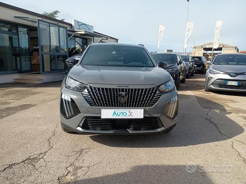 Usata Peugeot 2008 Allure 102 CV (75 kW) 2024 Grigio SUV