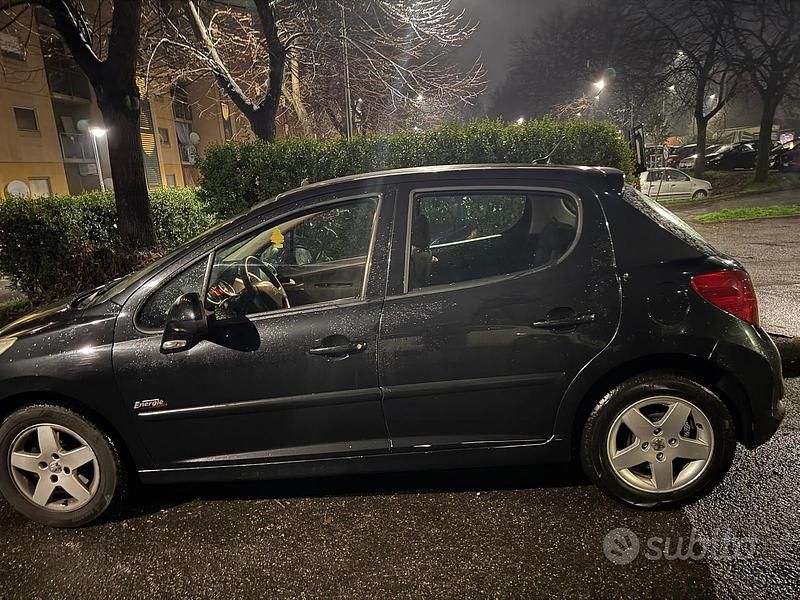 Usata Peugeot 207 95 CV (69 kW) 2008 Nero Berlina