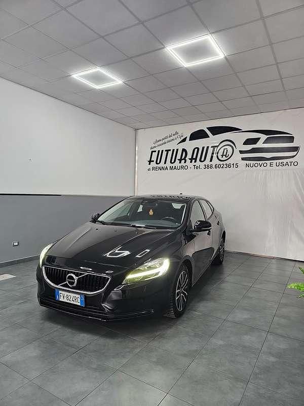 Usata Volvo V40 R-Design 120 CV (88 kW) 2019 Nero Berlina