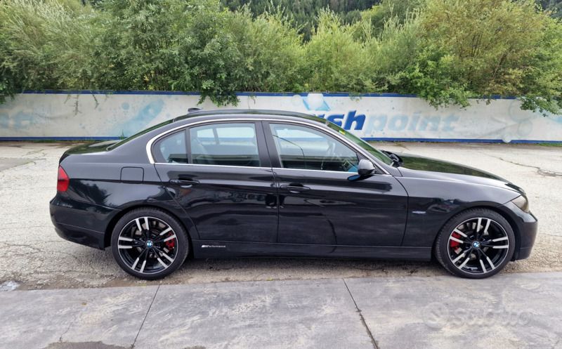 Usata 2007 BMW 330 Tre volumi | 9000 € (Buon prezzo) - Immagine 1/4