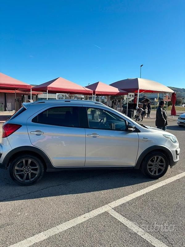 Usata Ford Ka Plus Active 86 CV (63 kW) 2018 Grigio Utilitaria