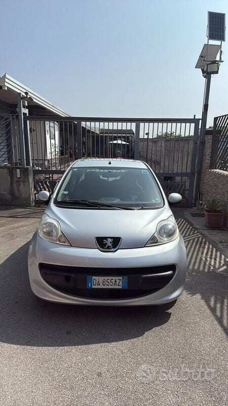 Usata Peugeot 107 68 CV (50 kW) 2006 Grigio Utilitaria