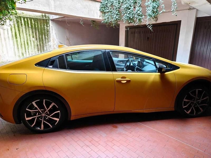 Usata Toyota Prius Lounge 223 CV (164 kW) 2023 Giallo Utilitaria