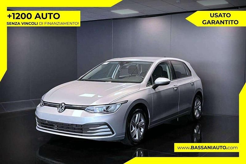 Argento Usata 2023 VW Golf VIII Life Tre volumi | 21.800 € (Ottimo prezzo) - Immagine 1/4