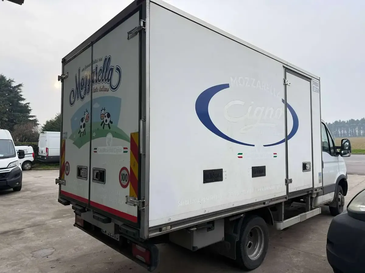 Usata Iveco Daily 145 CV (106 kW) 2014 Bianco Furgone