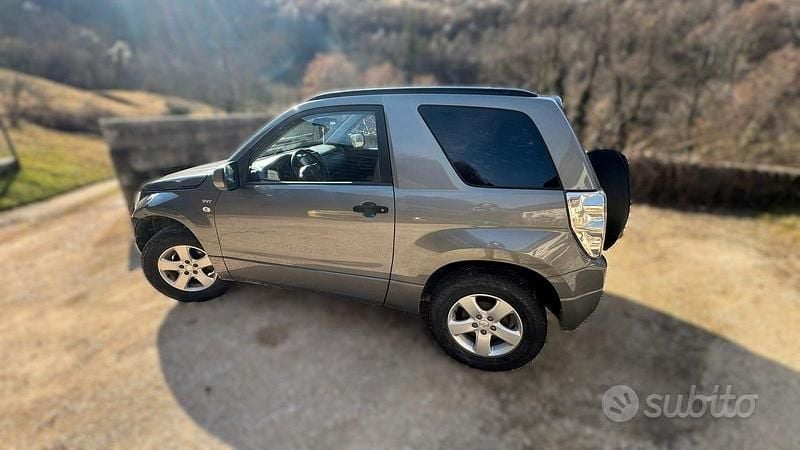 Usata Suzuki Grand Vitara 2005 Grigio SUV
