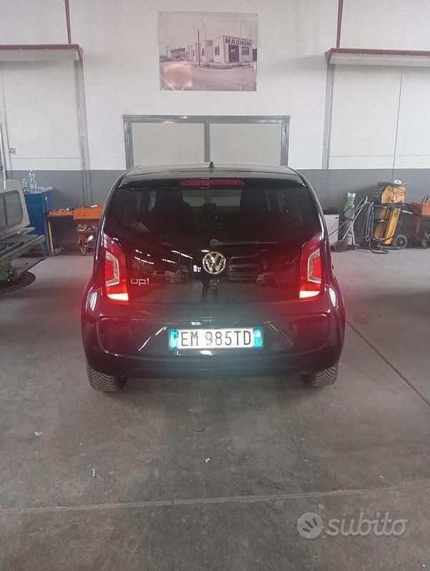 Usata VW up! high up! 75 CV (55 kW) 2012 Nero Utilitaria