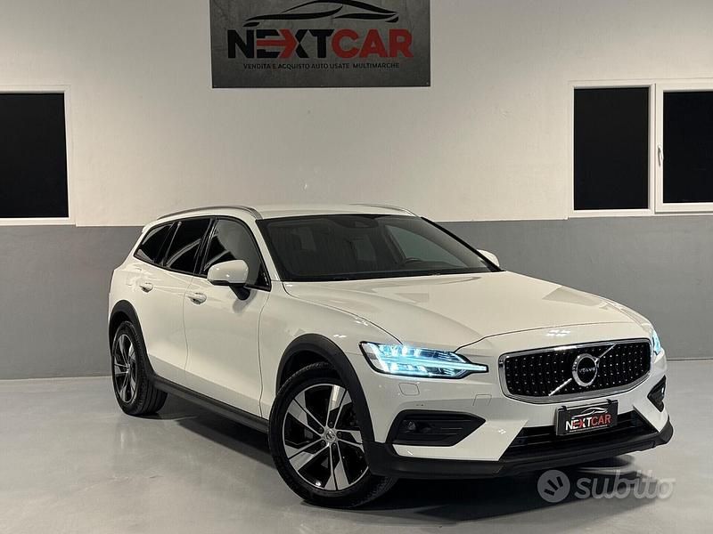 Usata Volvo V60 CC Pro 190 CV (139 kW) 2019 Bianco Station wagon