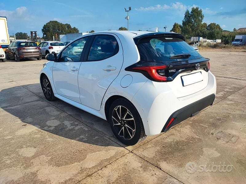 Usata Toyota Yaris Trend 72 CV (52 kW) 2023 Bianco Berlina