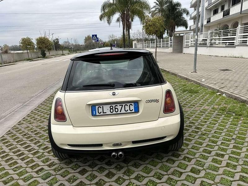 Usata Mini Cooper S 170 CV (125 kW) 2004 Bianco Utilitaria