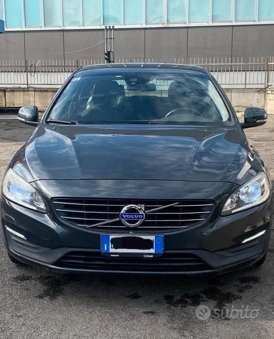 Usata Volvo V60 190 CV (139 kW) 2016 Station wagon