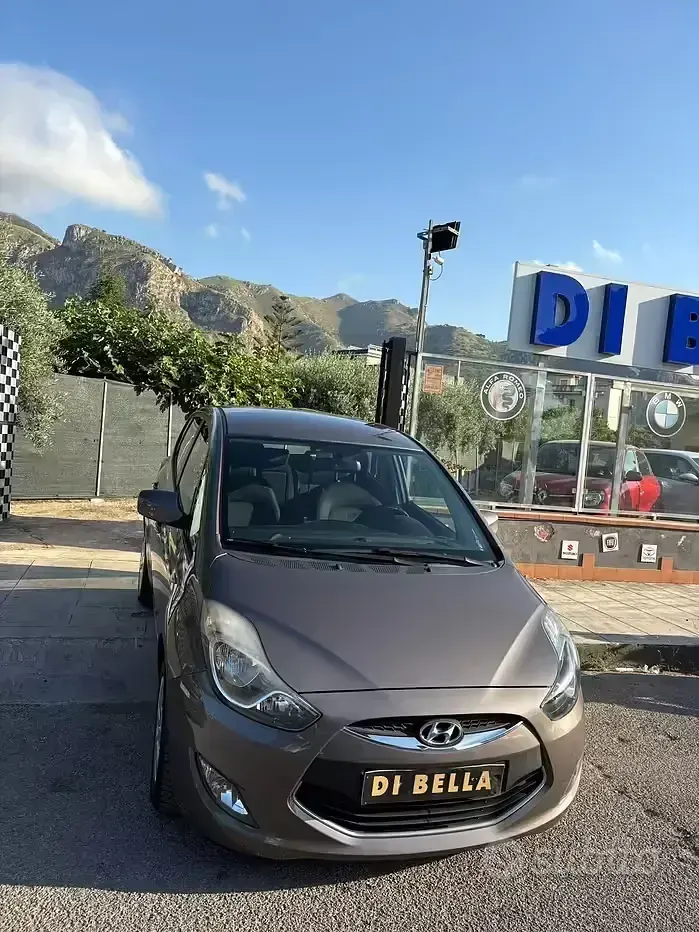 Usata Hyundai ix20 124 CV (91 kW) 2016 Nero Utilitaria