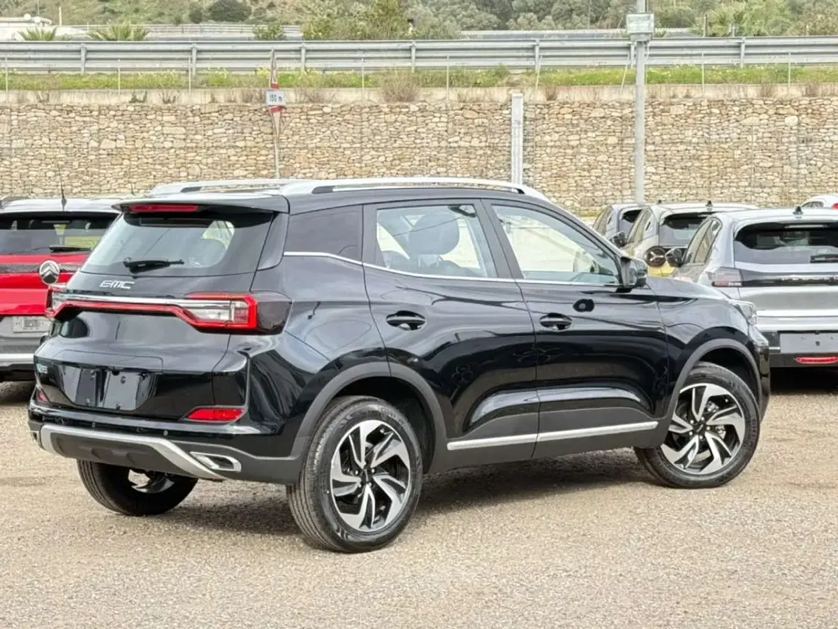 Nuova EMC SEI 147 CV (108 kW) 2026 Nero SUV