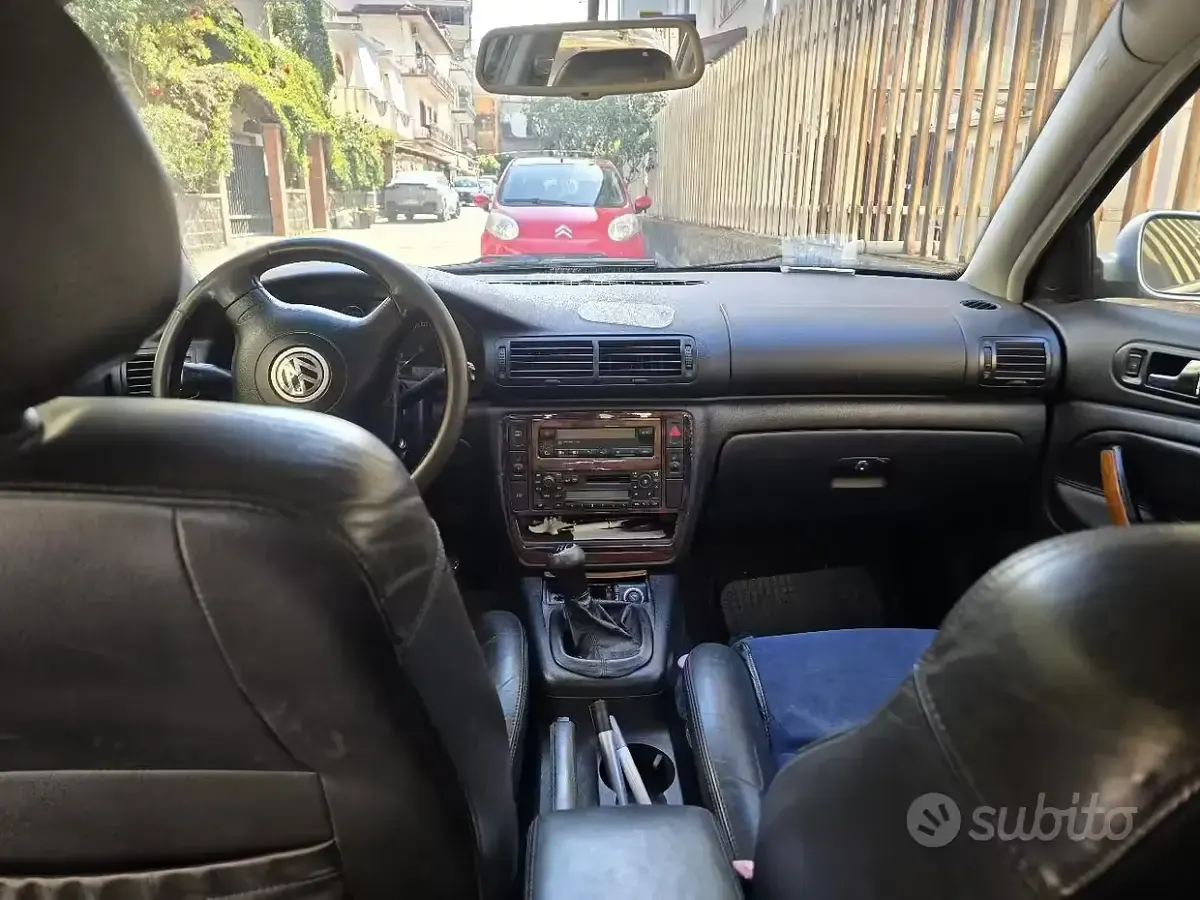 Usata VW Passat 150 CV (110 kW) 2001 Grigio Berlina
