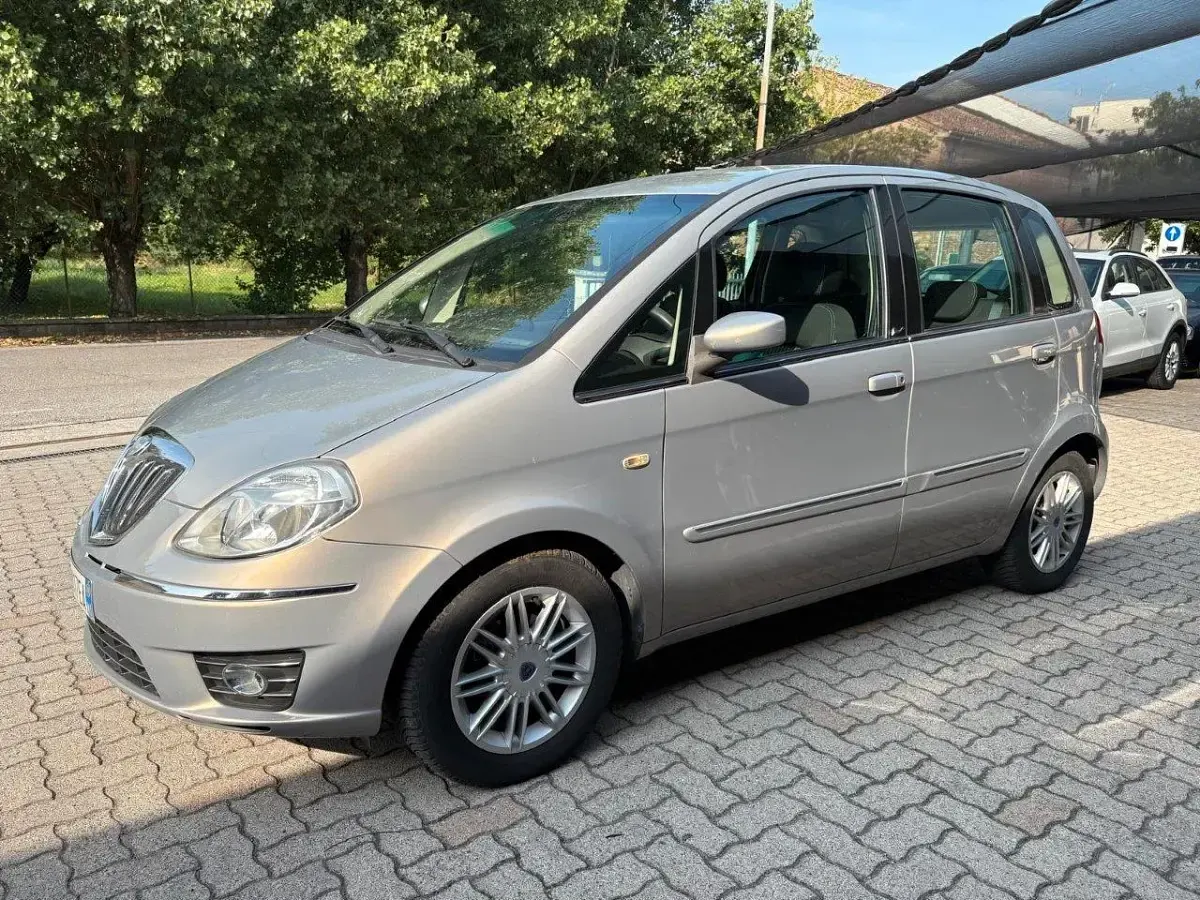 Usata Lancia Musa 95 CV (69 kW) 2009 Monovolume